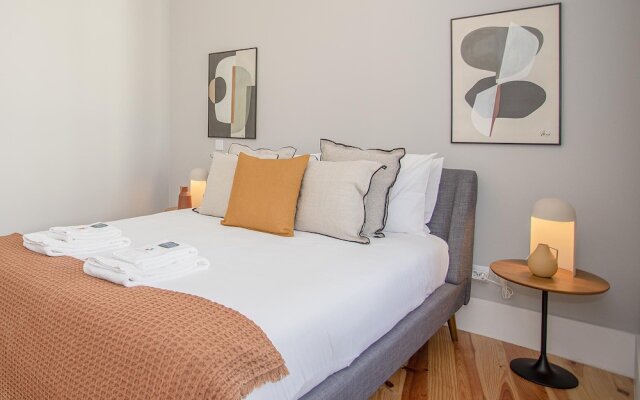 Liiiving in Porto - Art Design Apartment