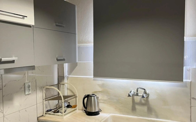 Central flat - 2 Metro stops from ACROPOLIS-PLKA