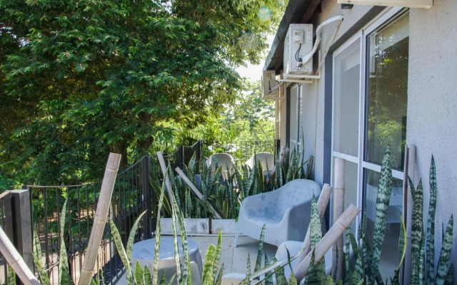 ISONDU Suites & Breakfast