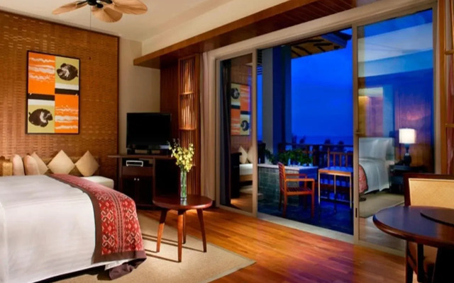 Le Meridien Shimei Bay Beach Resort & Spa