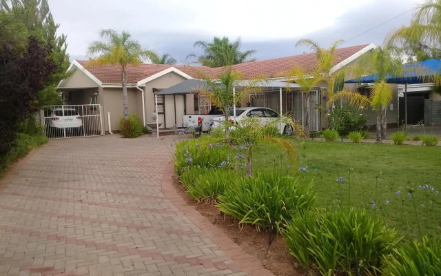 Oppi Draai Guesthouse