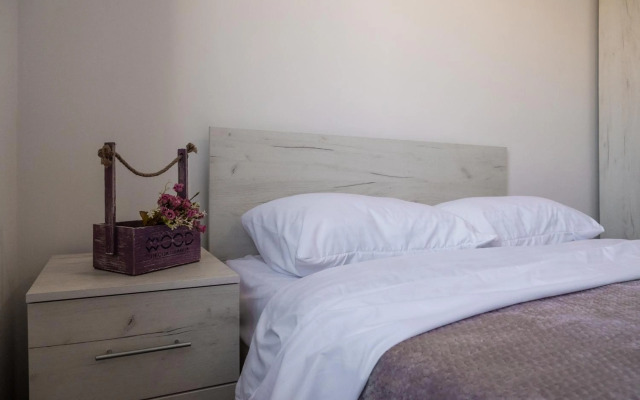 Bright apartment on 13th floor