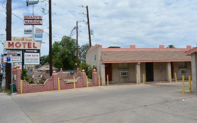 EVERKLEEN Motel