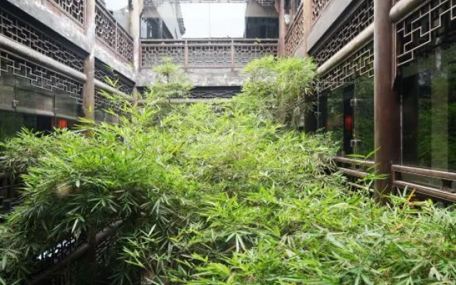 Shangsu Yuehulou Inn (Yueyang Building Scenic Area)