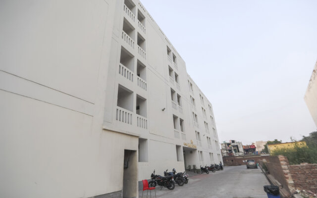 Hotel Noida Suites