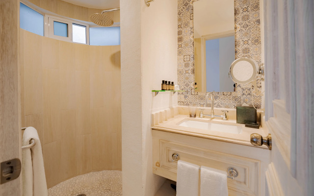 Mar del Cabo By Velas Resorts