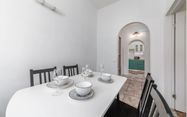 DeRent Aparts (ДеРент Апартс) на переулке Антоненко