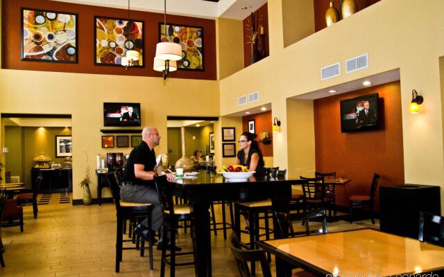 Hampton Inn & Suites Dallas-DeSoto