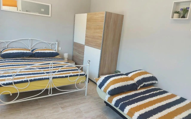 Studio apartman Palmira