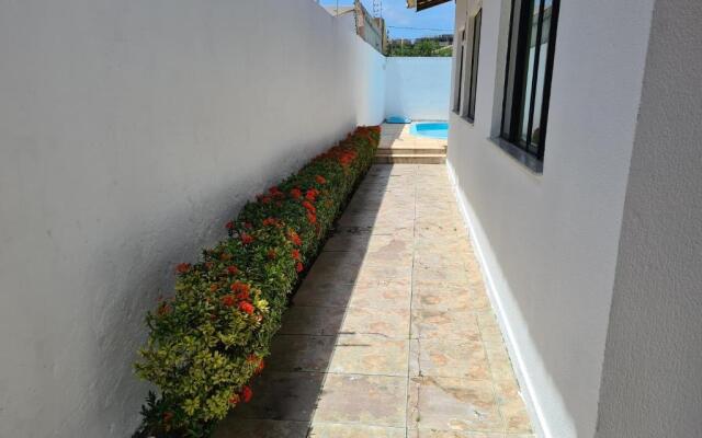 Casa na Aruana com piscina e 3/4