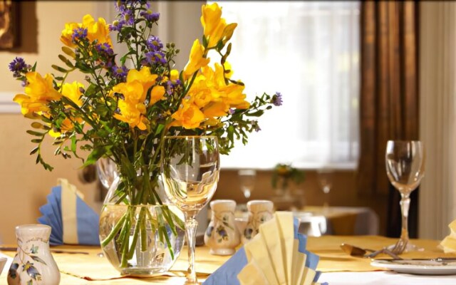 Drayton Court Hotel