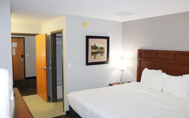 Greenlight Inn & Suites