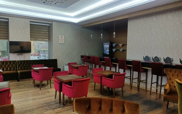 Avsar Hotel