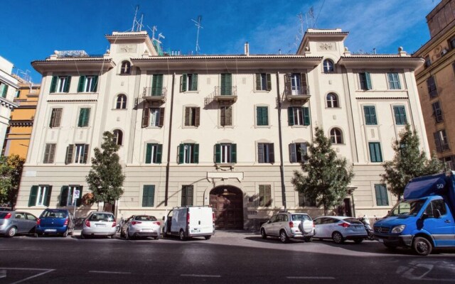 Bright and Modern 2 bed Flat Near San Giovanni