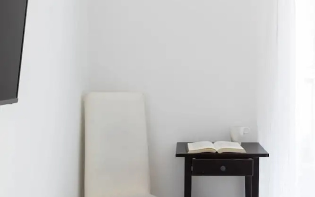 A World Aparts - The Artist's Suite