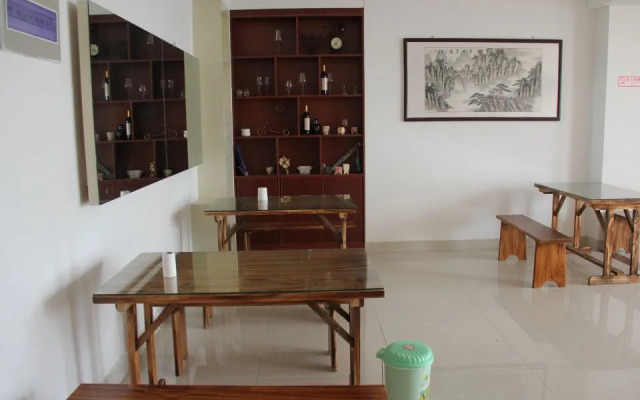 Jinyan Hotel