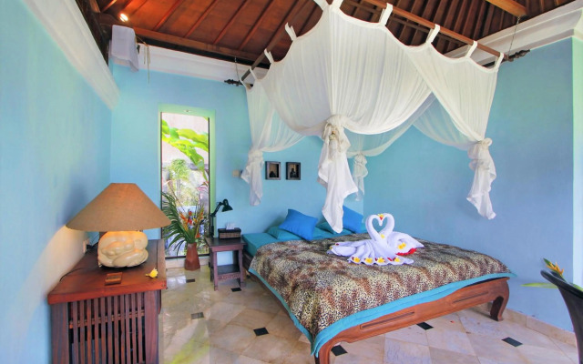 The Mahogany Villa