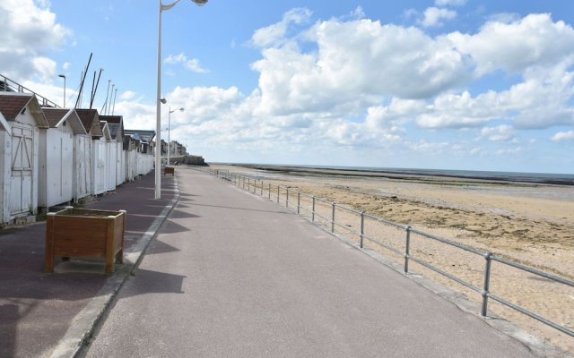 Simple Cottage Opposite the Beach and Within Walking Distance of the Facilities