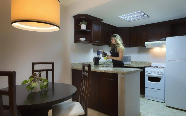 Plaza Florida Suites