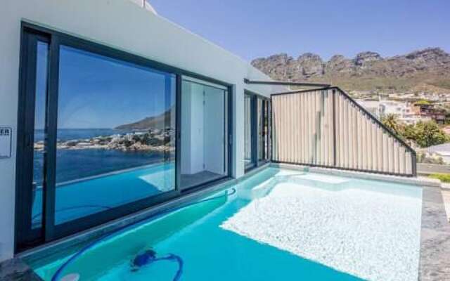 Spectacular Ocean Villa in Camps Bay