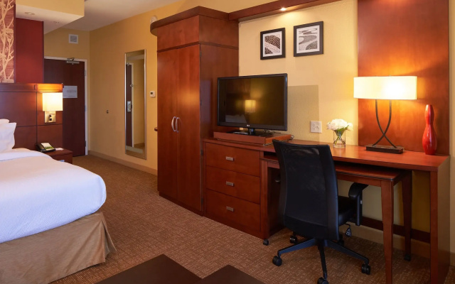 Courtyard by Marriott Evansville East