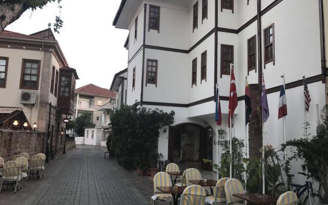 Hotel Karyatit Kaleiçi