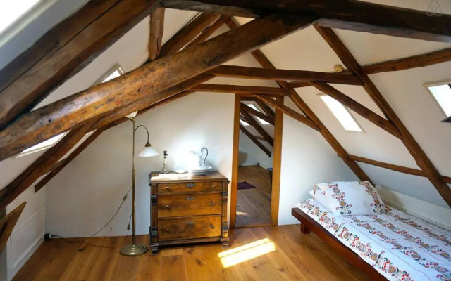 The Old Labor House 1525