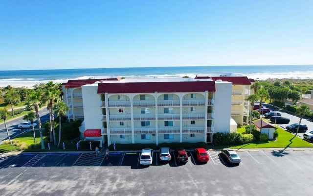 Oceanfront 3BR Condo: Gated, Breathtaking View