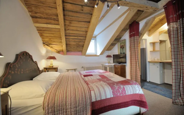 Hotel The Originals Boutique Hotel du Pillon