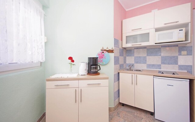 Awesome Home in Makarska With Wifi and 1 Bedrooms