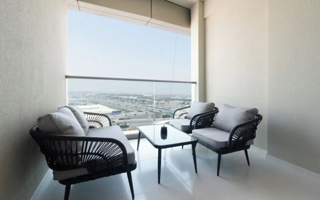 Keyrock Living - Oasis with Balcony View