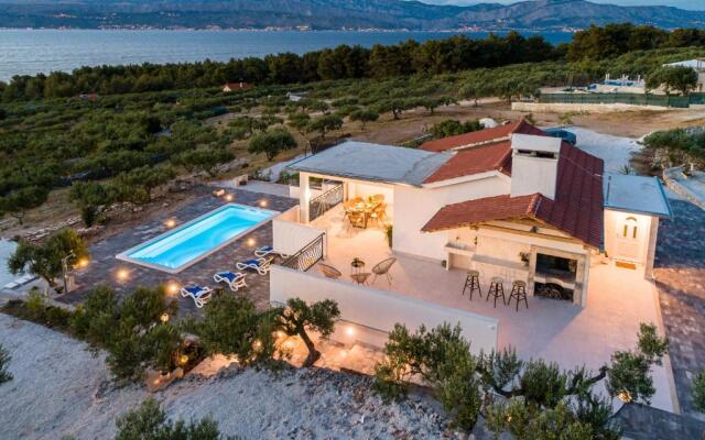 Holiday Home Nono Ante with heated pool