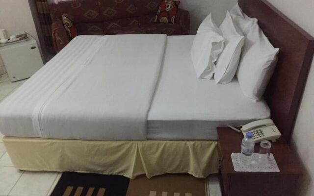 Romalo Hotel & Apartments