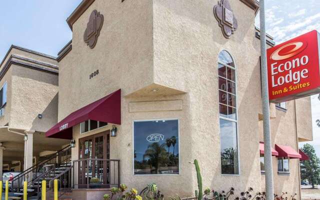 Econo Lodge Inn & Suites Fallbrook Downtown