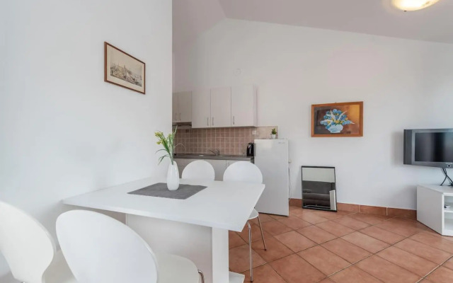 Vesna 2 city central apartment