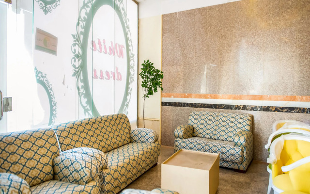 OYO 525 Rose Plaza 1