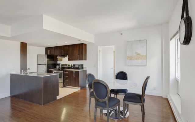 Palais-des-Congrès Furnished Suites by Hometrotting