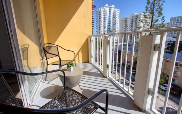 Suites at 23 Palms By RocketStay