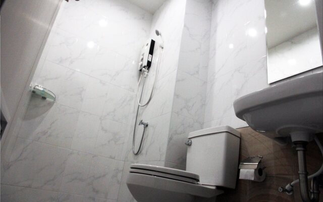 S2 Airport Residence