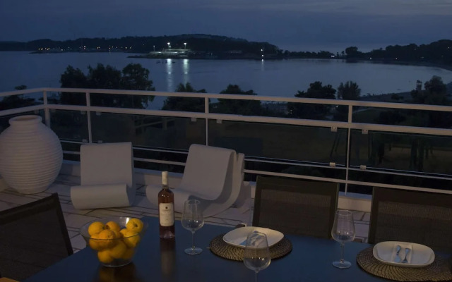 Luxury penthouse with stunning riviera view by GHH