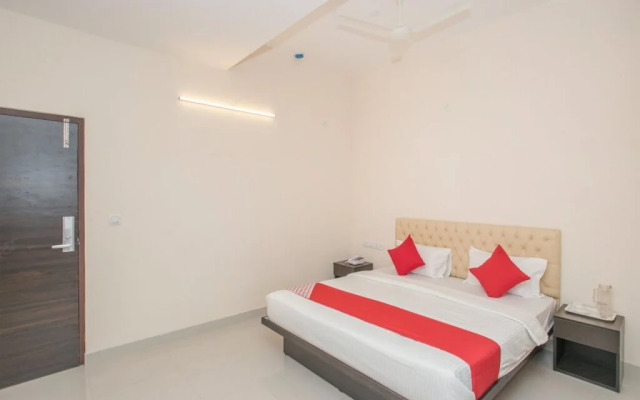 Maple Tree By OYO Rooms