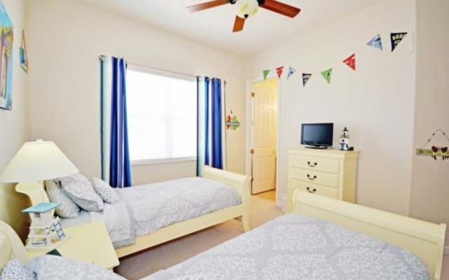 Reunion Retreat 3 Bedroom Home by RedAwning