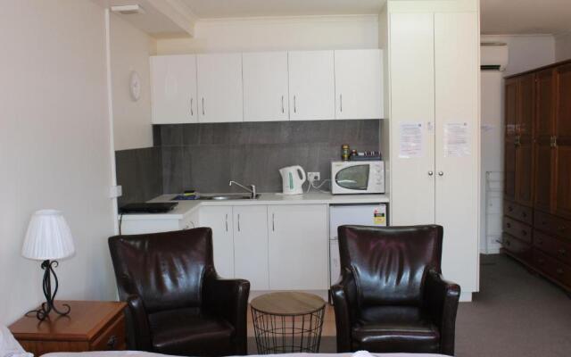 Box Hill Studio Apartment 2