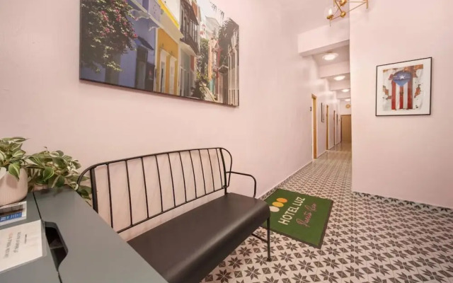 Room 1 - Stylish Accessible Suite