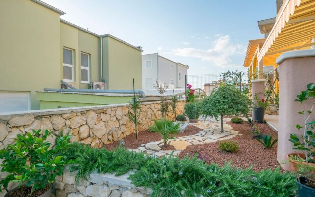 Apartment Beautiful garden