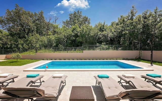 Spacious Villa With Private Pool in Labin