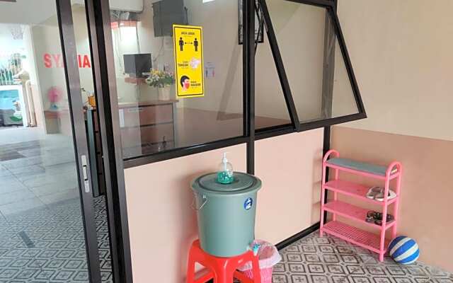Ayuning Guest House Syariah Semarang RedPartner