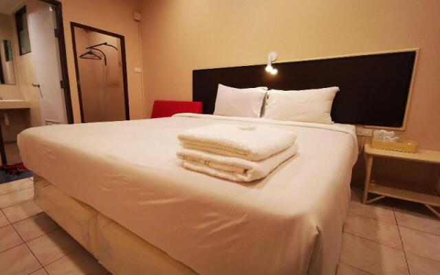 OYO 128 Kkinn South Pattaya Hotel