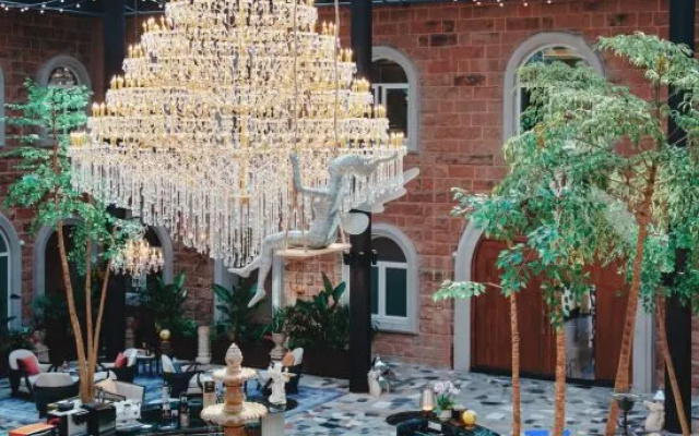 Deyang Castle Hotel
