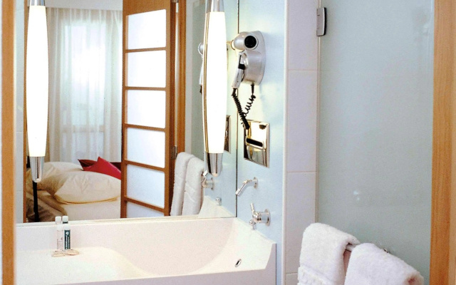Novotel Brussels Airport - Image 7